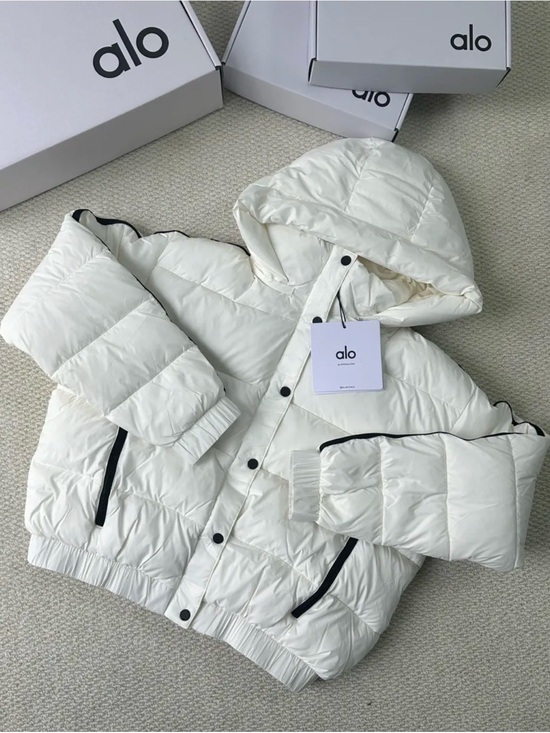 ALO Yoga Jackets & Blazers - ALO Yoga White Hooded Puffer Jacket with Black Trim
